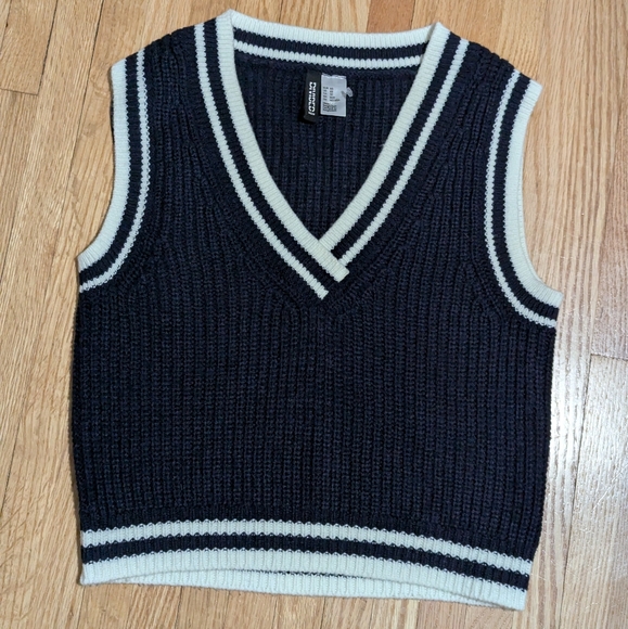 H&M Navy Blue Knit Sweater Vest Crop Top Women's XS - Picture 1 of 4